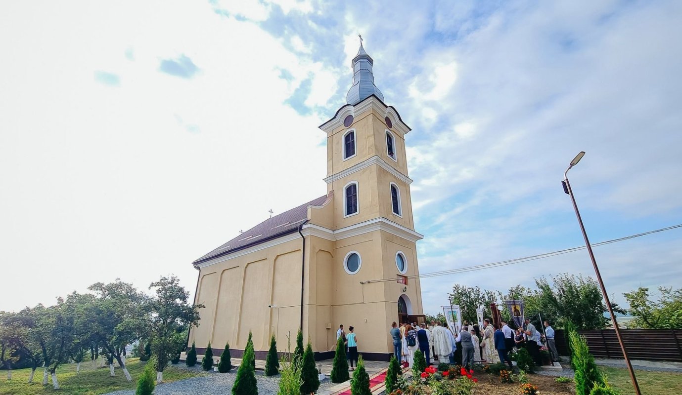 Resfințirea Bisericii „Buna Vestire” din Cheia 370470