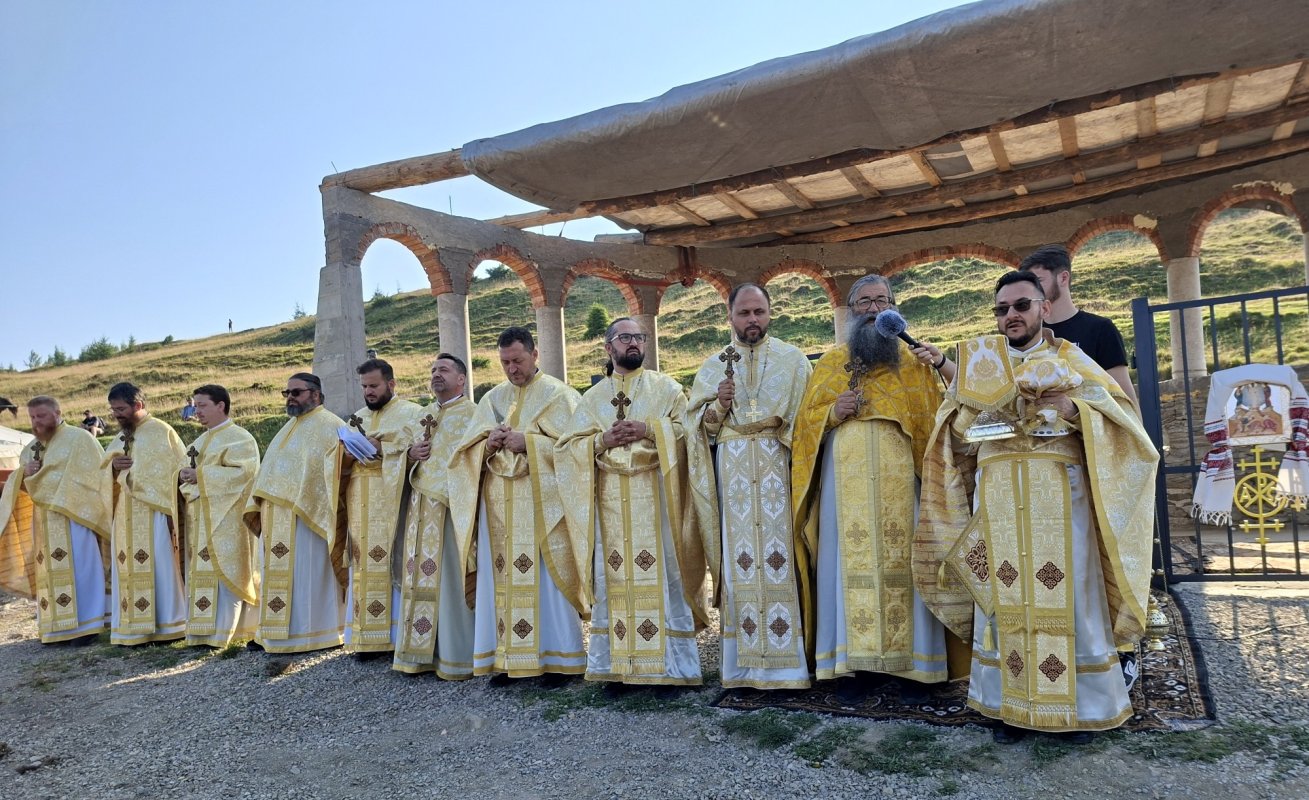 Lecția credinței, recunoștinței și a dragostei de neam la Tabla Buții 370599