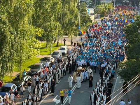Pelerinajul tinerilor din Arhiepiscopia Târgoviștei 370568
