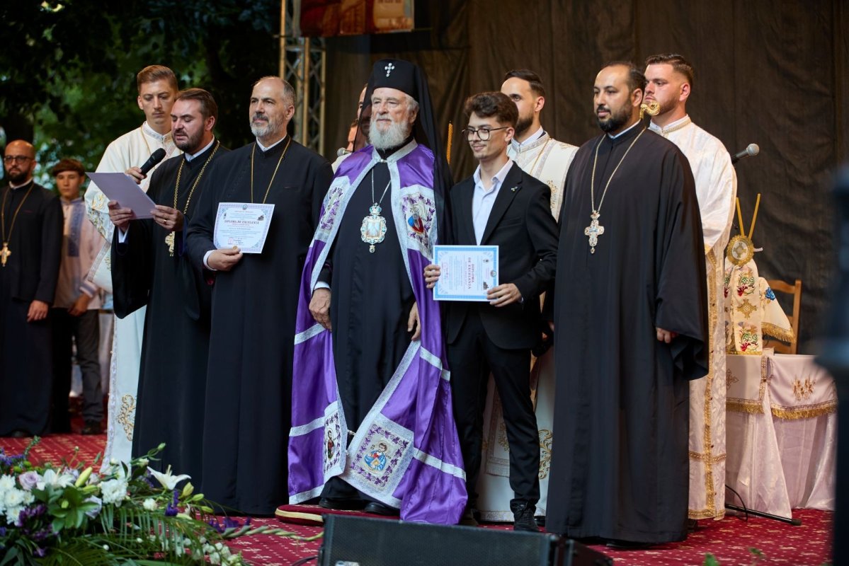 Pelerinajul tinerilor din Arhiepiscopia Târgoviștei 370574