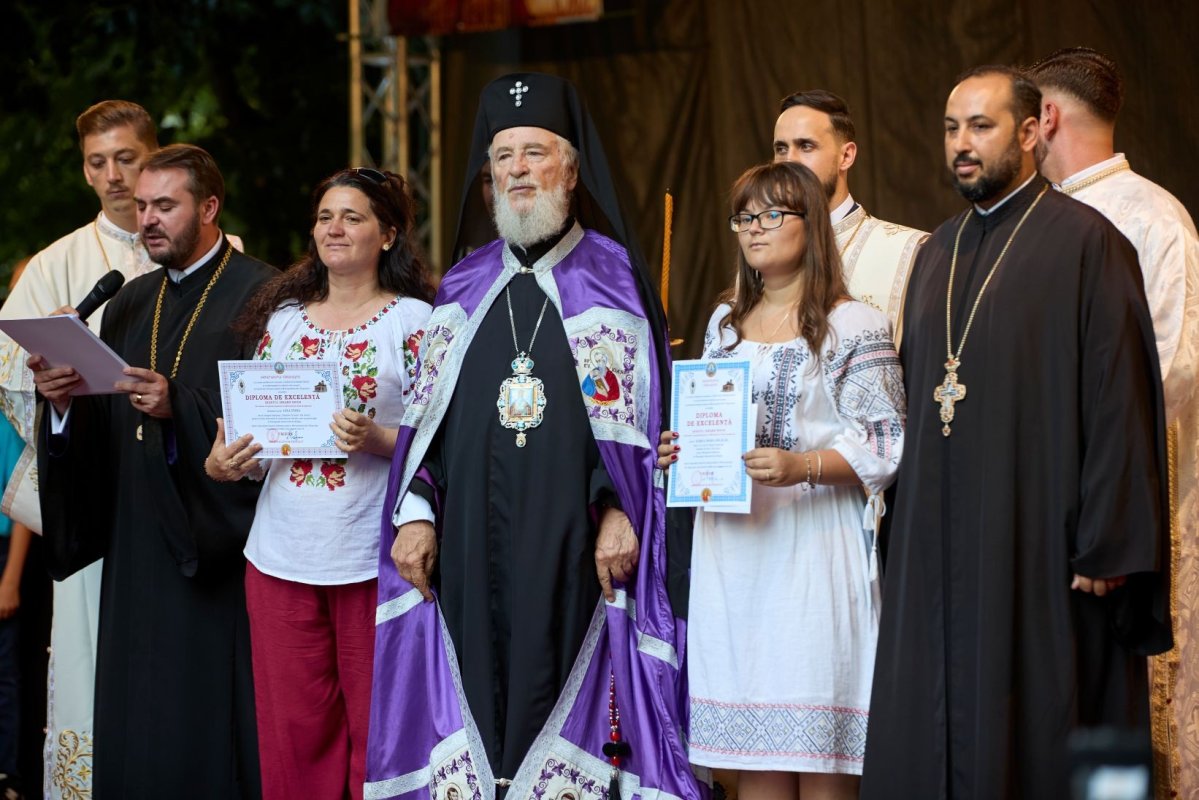 Pelerinajul tinerilor din Arhiepiscopia Târgoviștei 370575
