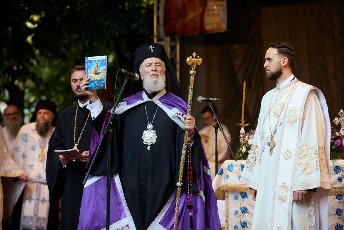 Pelerinajul tinerilor din Arhiepiscopia Târgoviștei 370577