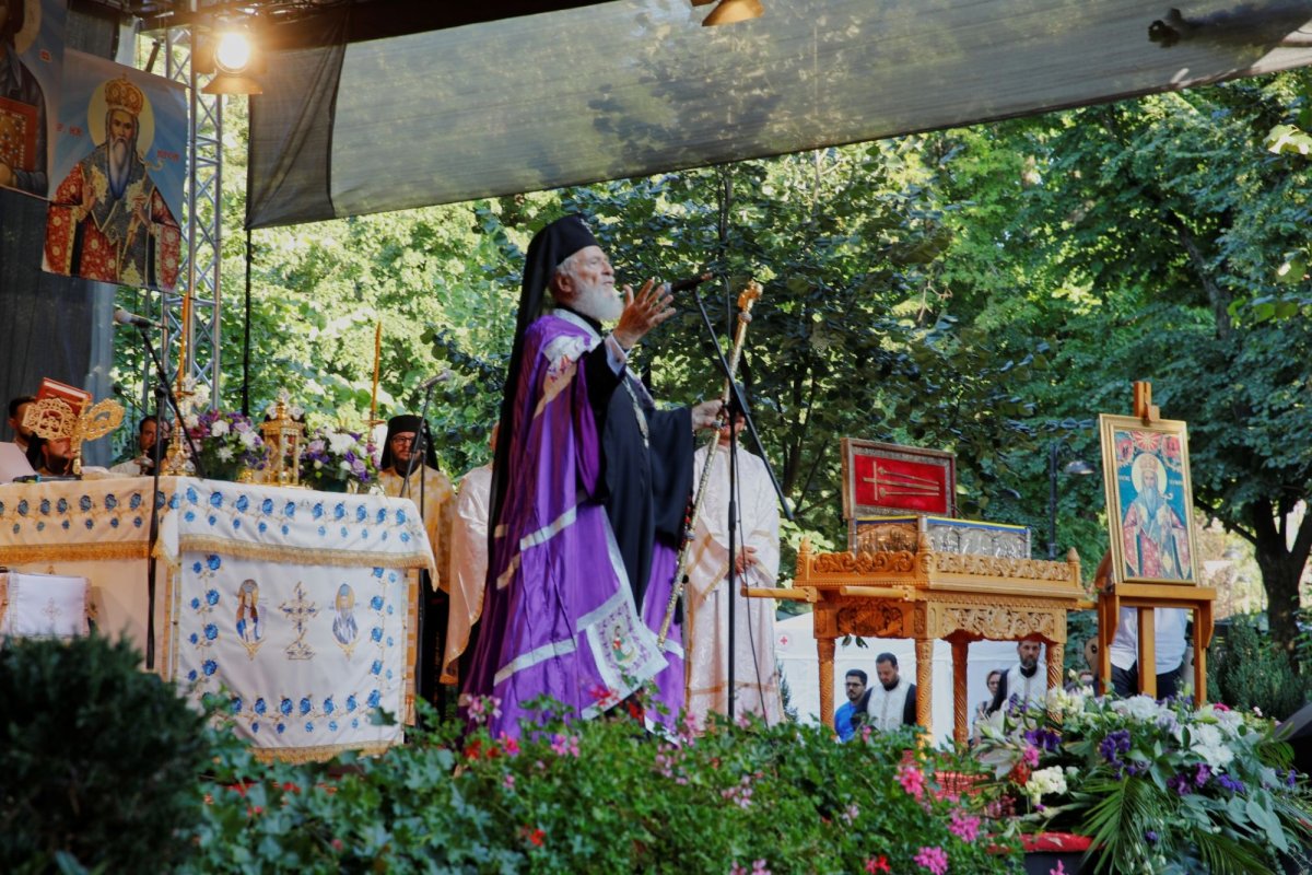 Pelerinajul tinerilor din Arhiepiscopia Târgoviștei 370580