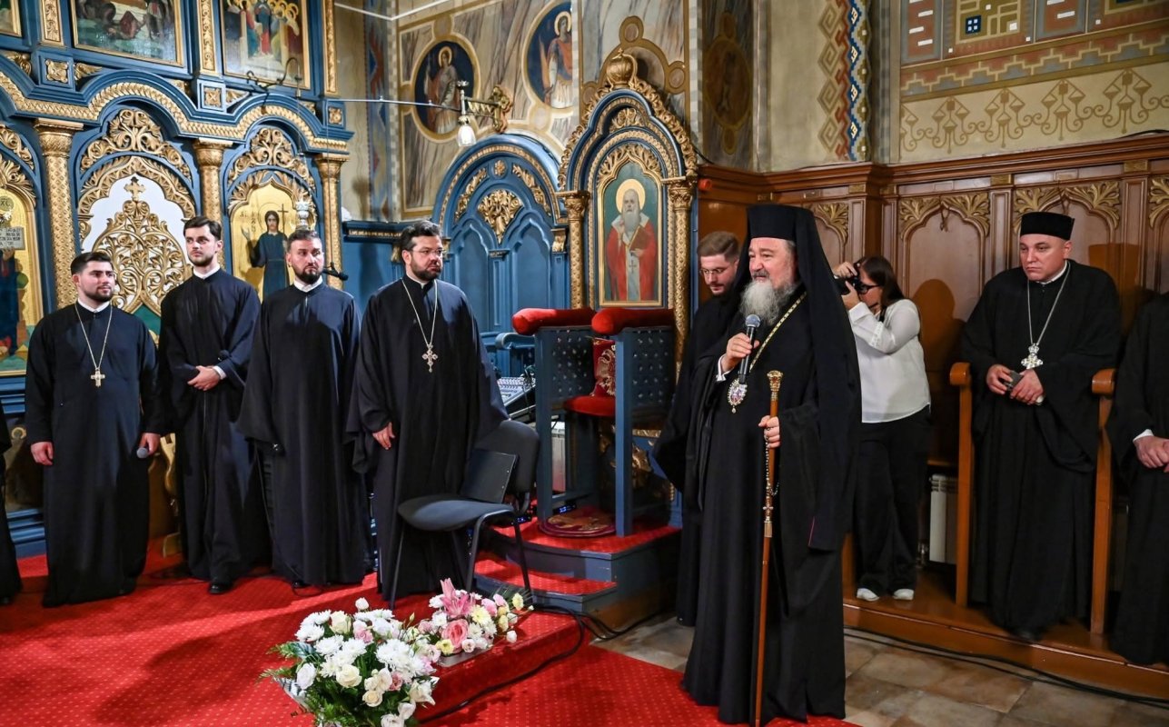 Seară de rugăciune și cântare în cinstea Maicii Domnului, la Vârșeț 370596