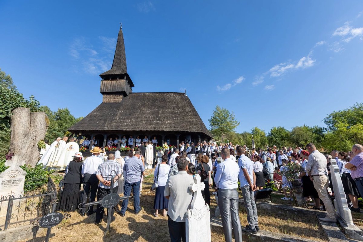 Biserică de lemn din judeţul Cluj la 235 de ani de existenţă 370648
