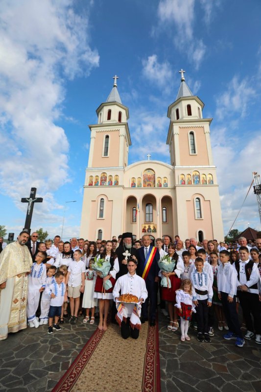 Târnosirea bisericii din Fărcașa, judeţul Maramureş 370632