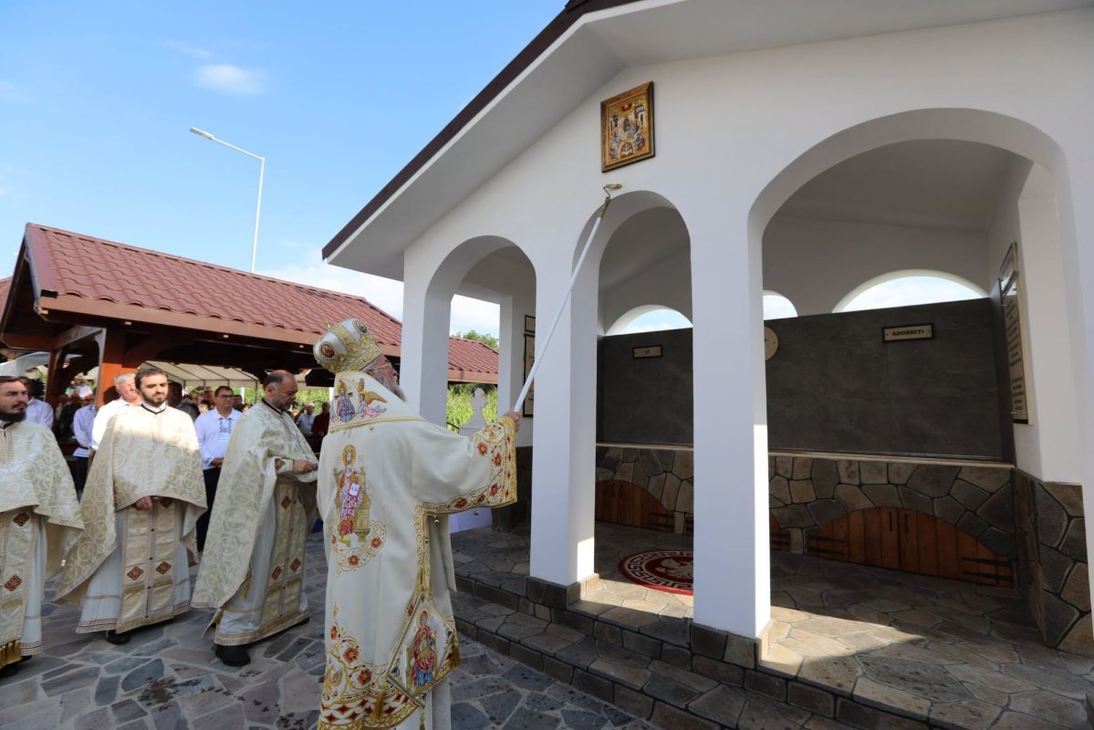 Târnosirea bisericii din Fărcașa, judeţul Maramureş 370635