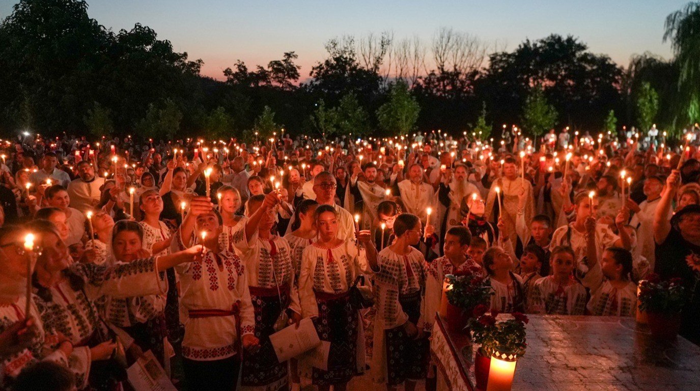 Maica Domnului și căldura cetății 370776