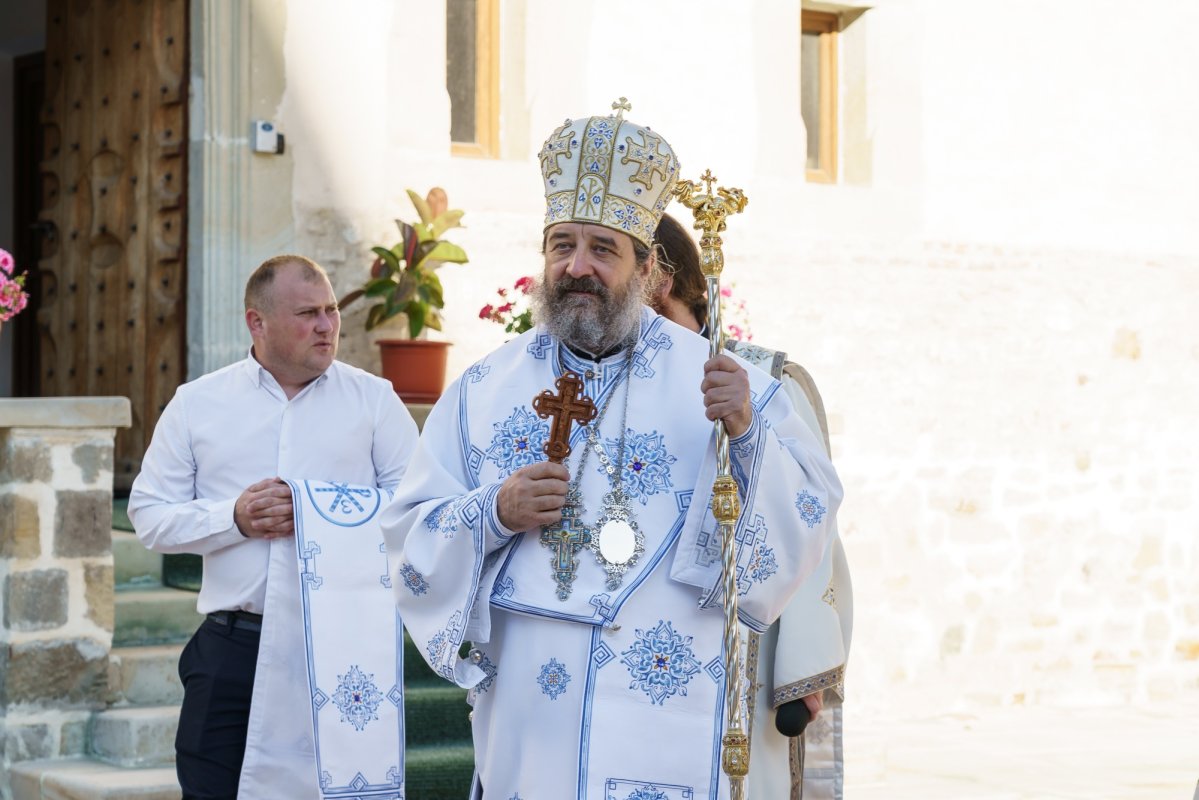 Bucurie duhovnicească la hramul Mănăstirii Bistrița – Neamț 370943