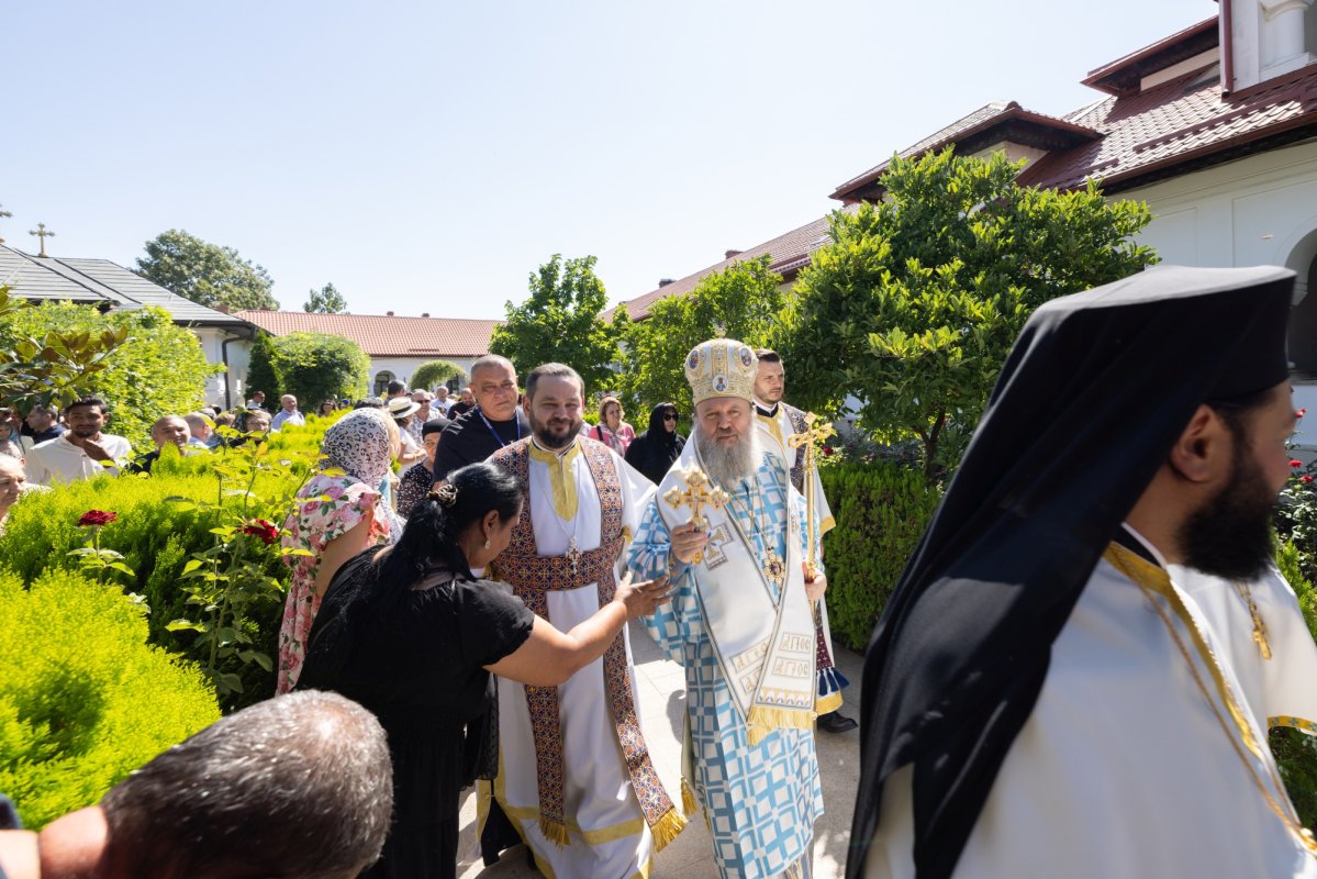 Hramul de vară al Mănăstirii Ghighiu 370939