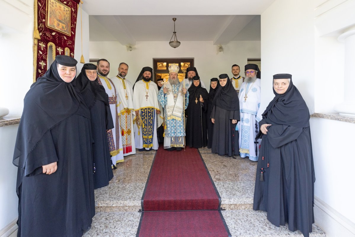 Hramul de vară al Mănăstirii Ghighiu 370940
