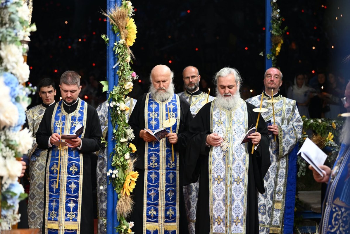 Prohodul Maicii Domnului la Mănăstirea Nicula 370881