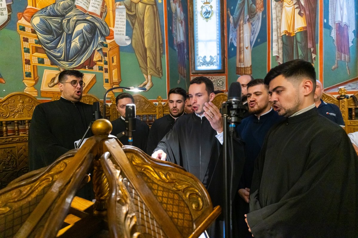 Slujba Privegherii în cinstea Sfintei Doamne Maria Brâncoveanu 371000