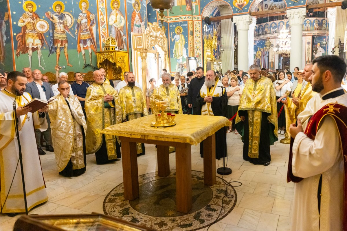 Slujba Privegherii în cinstea Sfintei Doamne Maria Brâncoveanu 371004