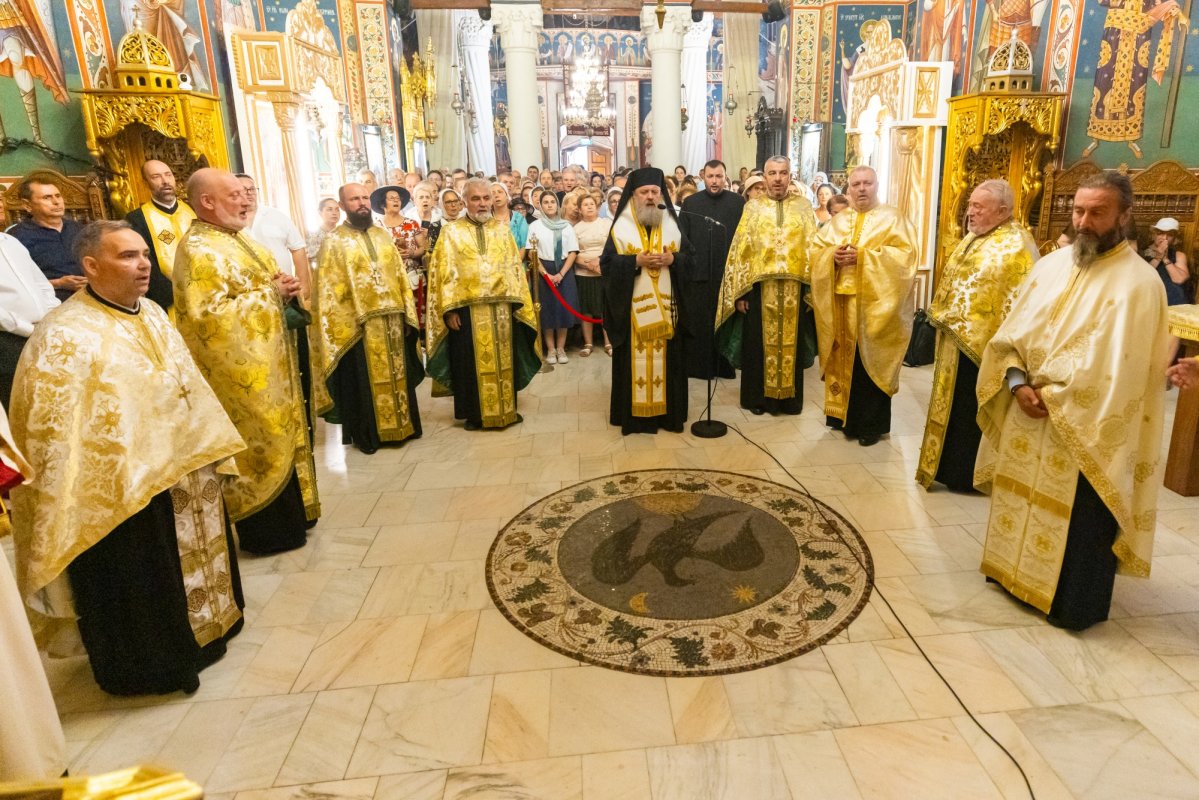 Slujba Privegherii în cinstea Sfintei Doamne Maria Brâncoveanu 371011