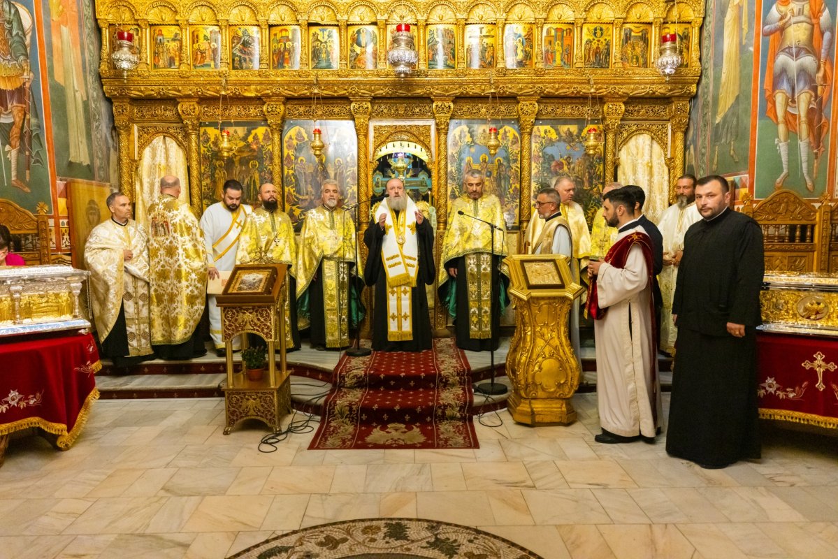 Slujba Privegherii în cinstea Sfintei Doamne Maria Brâncoveanu 371012
