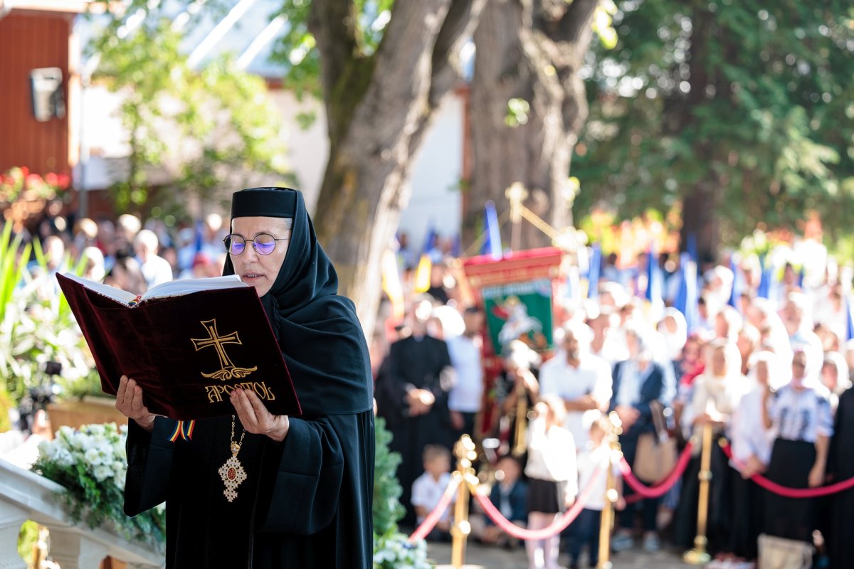 Îmbogăţirea sinaxarului de la Văratec cu noi sfinte cuvioase 371177