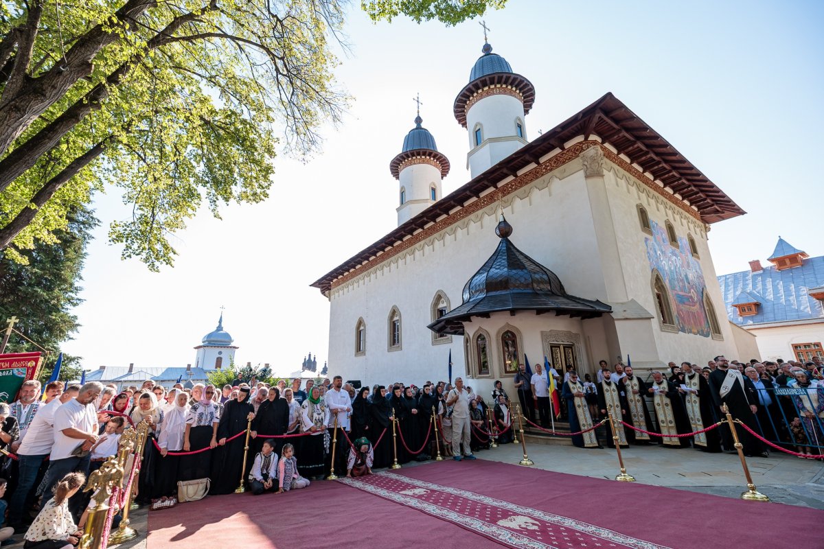 Îmbogăţirea sinaxarului de la Văratec cu noi sfinte cuvioase 371181