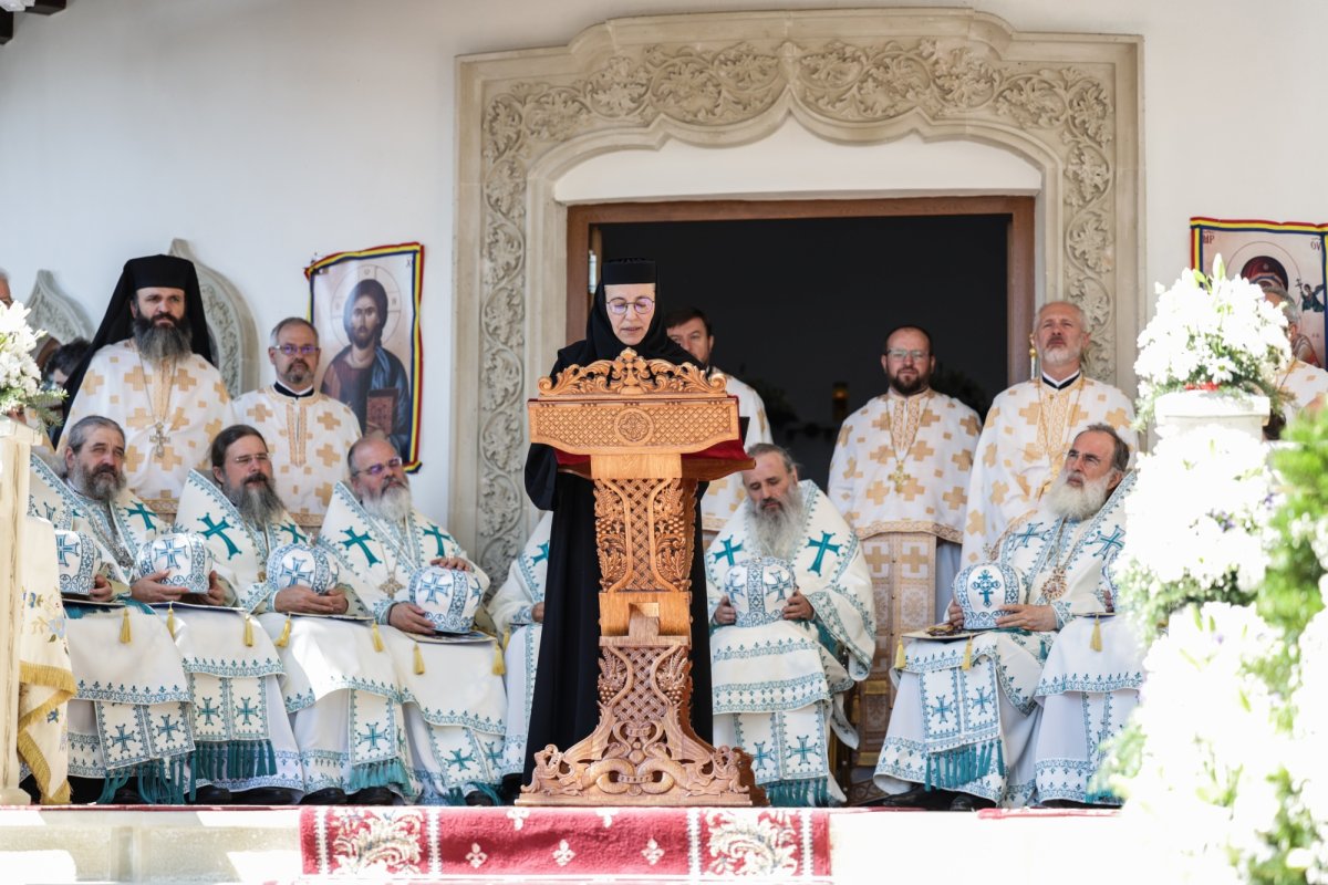 Îmbogăţirea sinaxarului de la Văratec cu noi sfinte cuvioase 371190