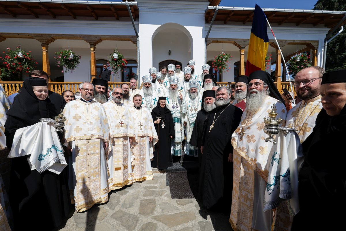 Îmbogăţirea sinaxarului de la Văratec cu noi sfinte cuvioase 371194