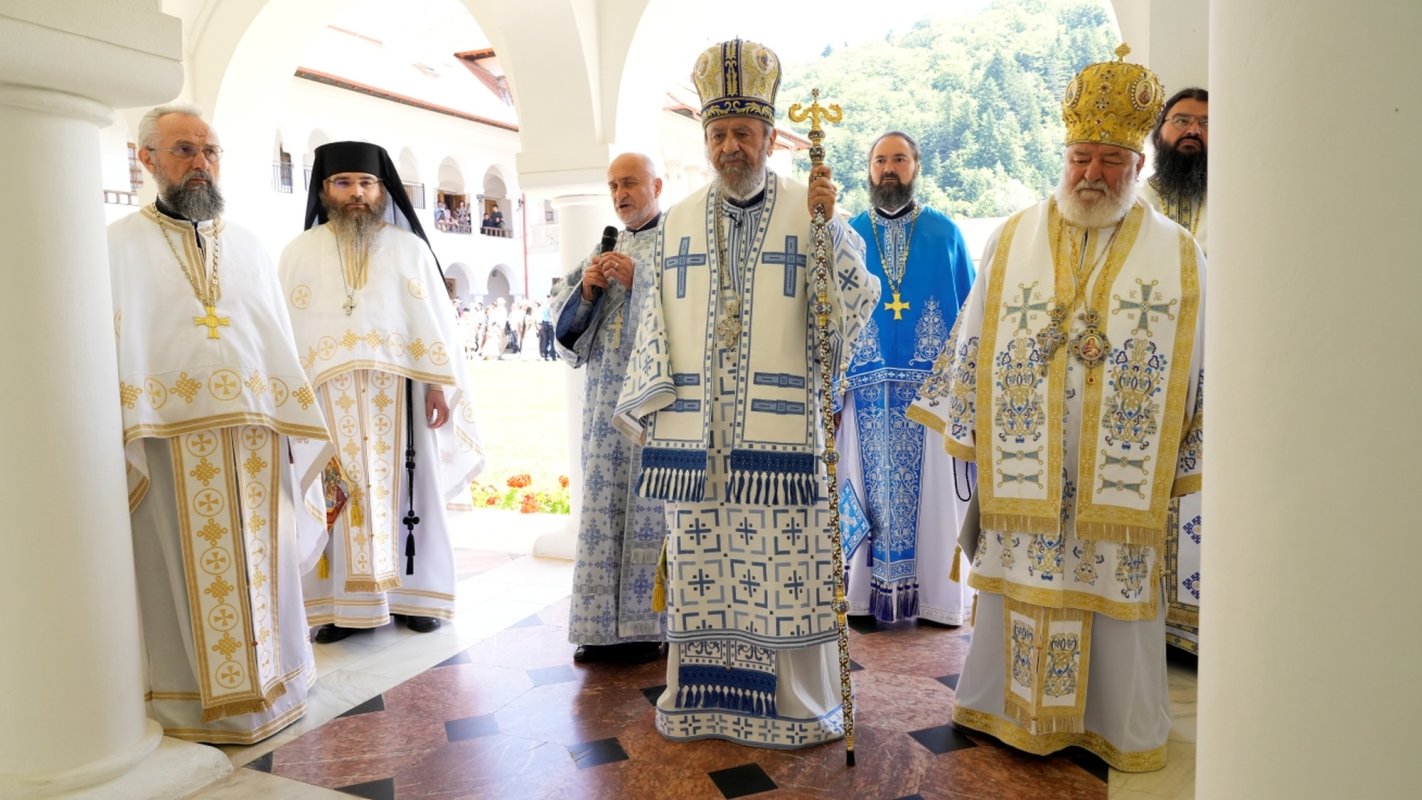 Sărbătoarea hramului la Mănăstirea Brâncoveanu de la Sâmbăta de Sus 371052