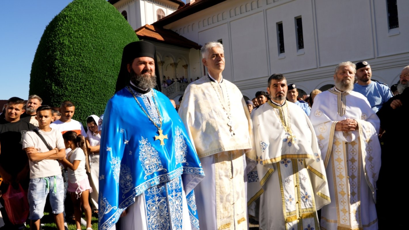 Sărbătoarea hramului la Mănăstirea Brâncoveanu de la Sâmbăta de Sus 371056