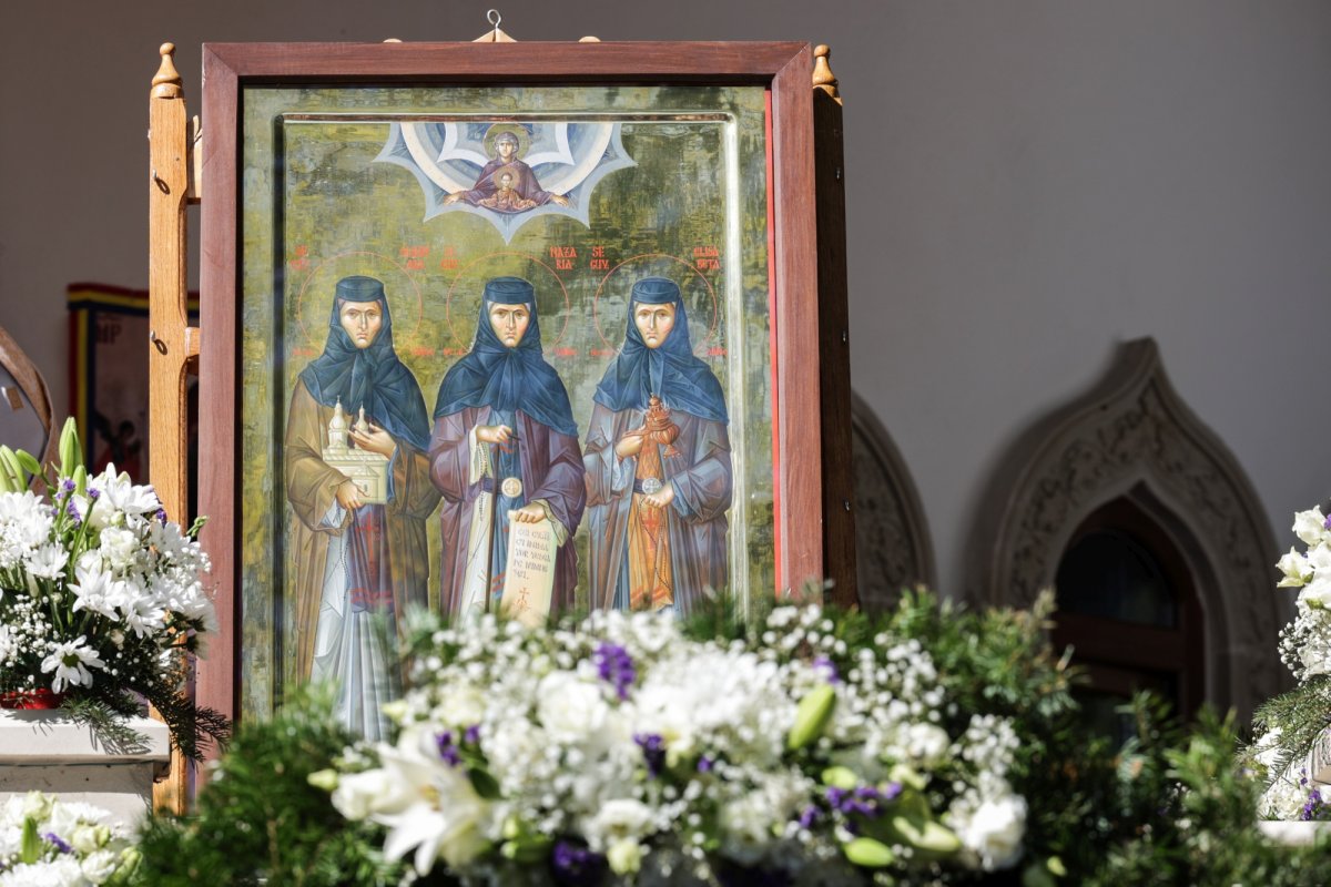 Sfintele Cuvioase Nazaria, Olimpiada și Elisabeta de la Văratec - modele de rugăciune isihastă, hărnicie și milostenie 371205