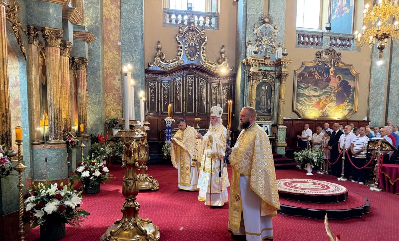Popas de slujire şi rugăciune la „biserica cu două turnuri” din Lugoj 371253
