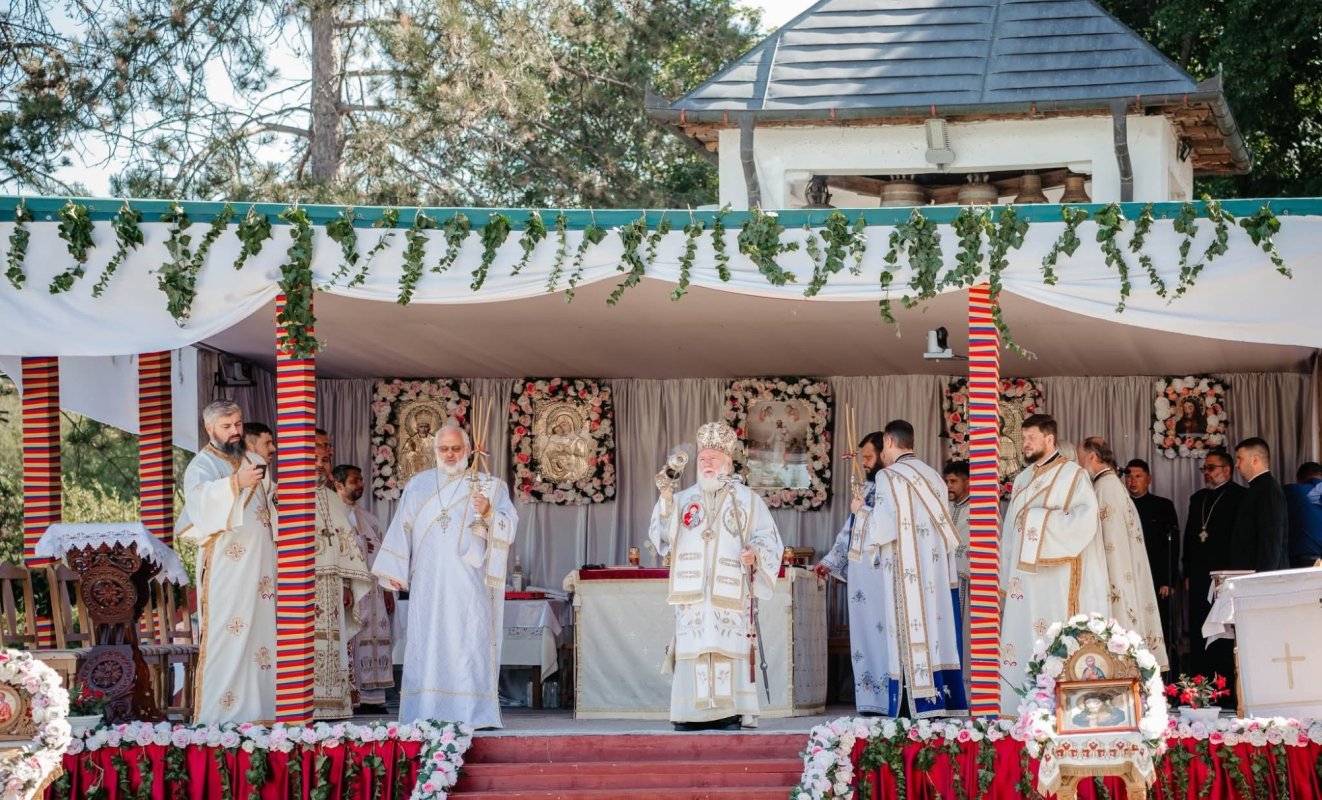 Hram şi pomenirea eroilor marinari în Episcopia Tulcii 371333
