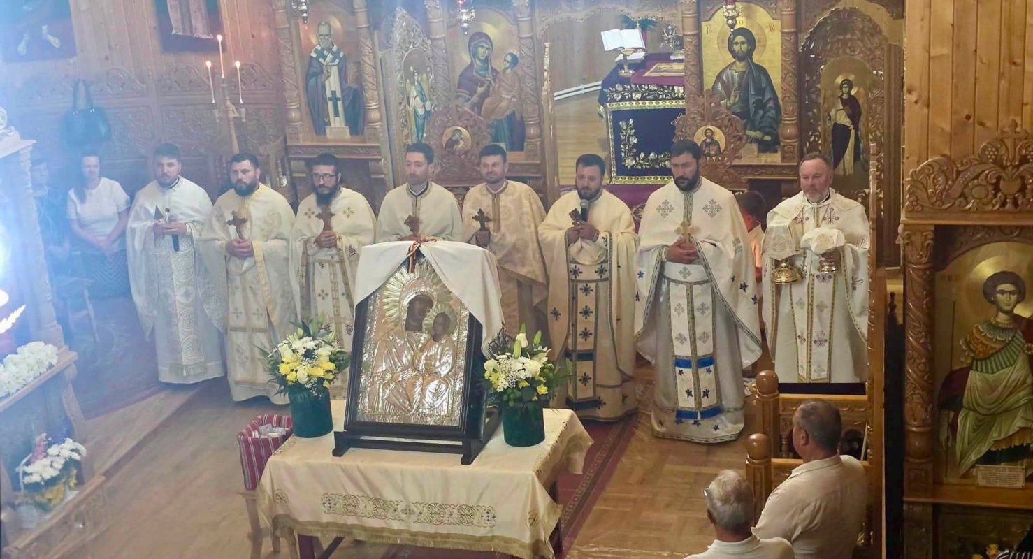 Maica Domnului, izvor de mângâiere și întărire 371286