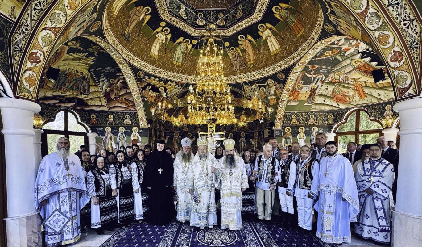 Moment aniversar la Mănăstirea „Adormirea Maicii Domnului” din Izvoru Mureșului 371340