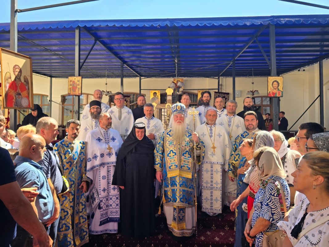 Pelerinaj şi binecuvântare la Mănăstirea Tismana 371344