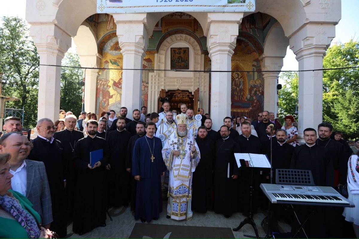 Centenarul mănăstirii maramureşene Rohia 371414