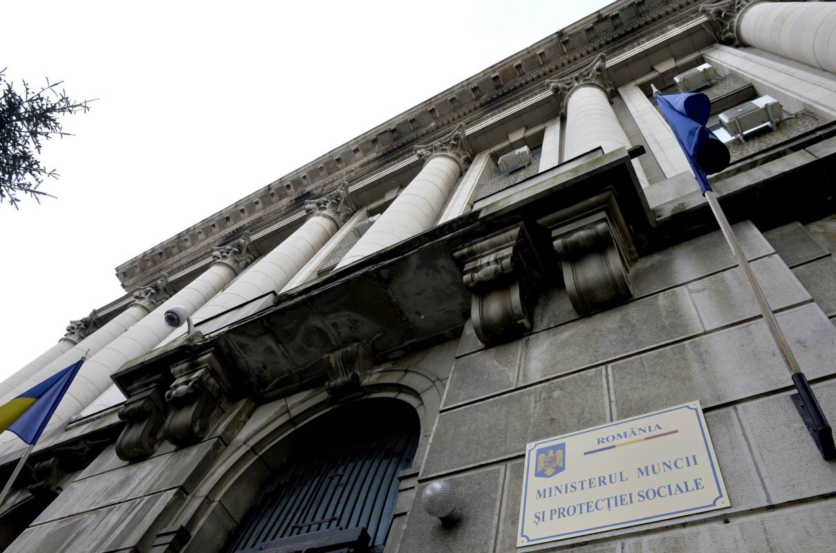 Raport critic la adresa programelor pentru șomeri 371377