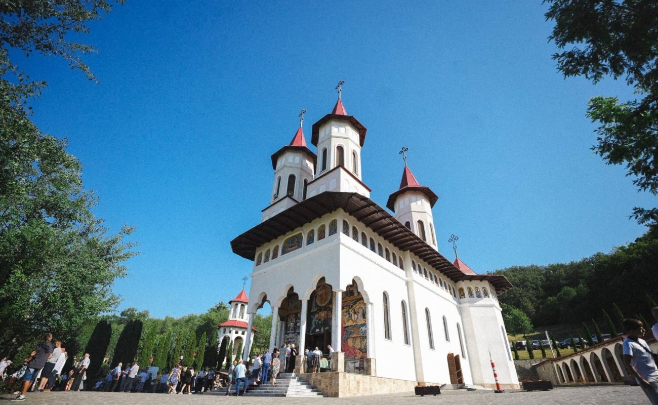 Sărbătoare la Mănăstirea Strâmba, judeţul Sălaj 371423