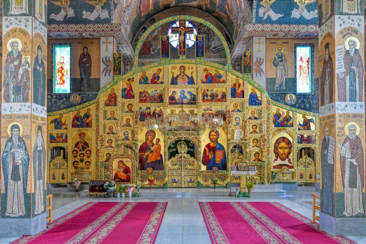 Sclipirile Luminii: Biserica „Sfânta Mahramă a Domnului şi Sfinţii Martiri Brâncoveni” - Iaşi 371561