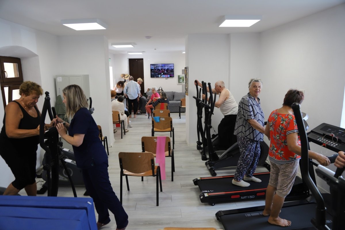Centrul „Sfânta Treime”, binecuvântare pentru vârstnicii din Sibiu 371641
