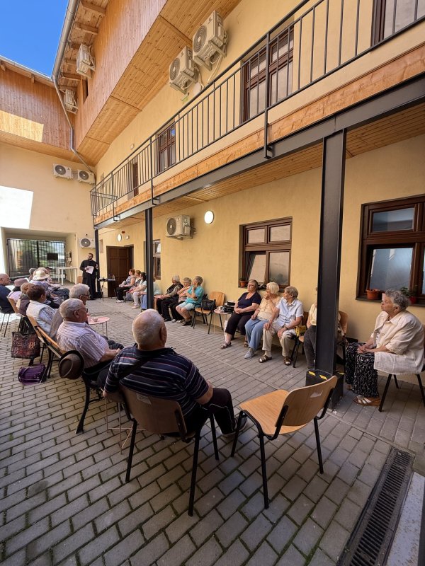 Centrul „Sfânta Treime”, binecuvântare pentru vârstnicii din Sibiu 371642