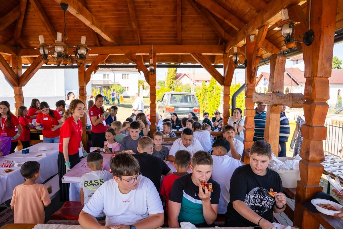 Concursul național de bătut toaca „Trâmbița Îngerilor”, în parohia năsăudeană Chiuza 371630