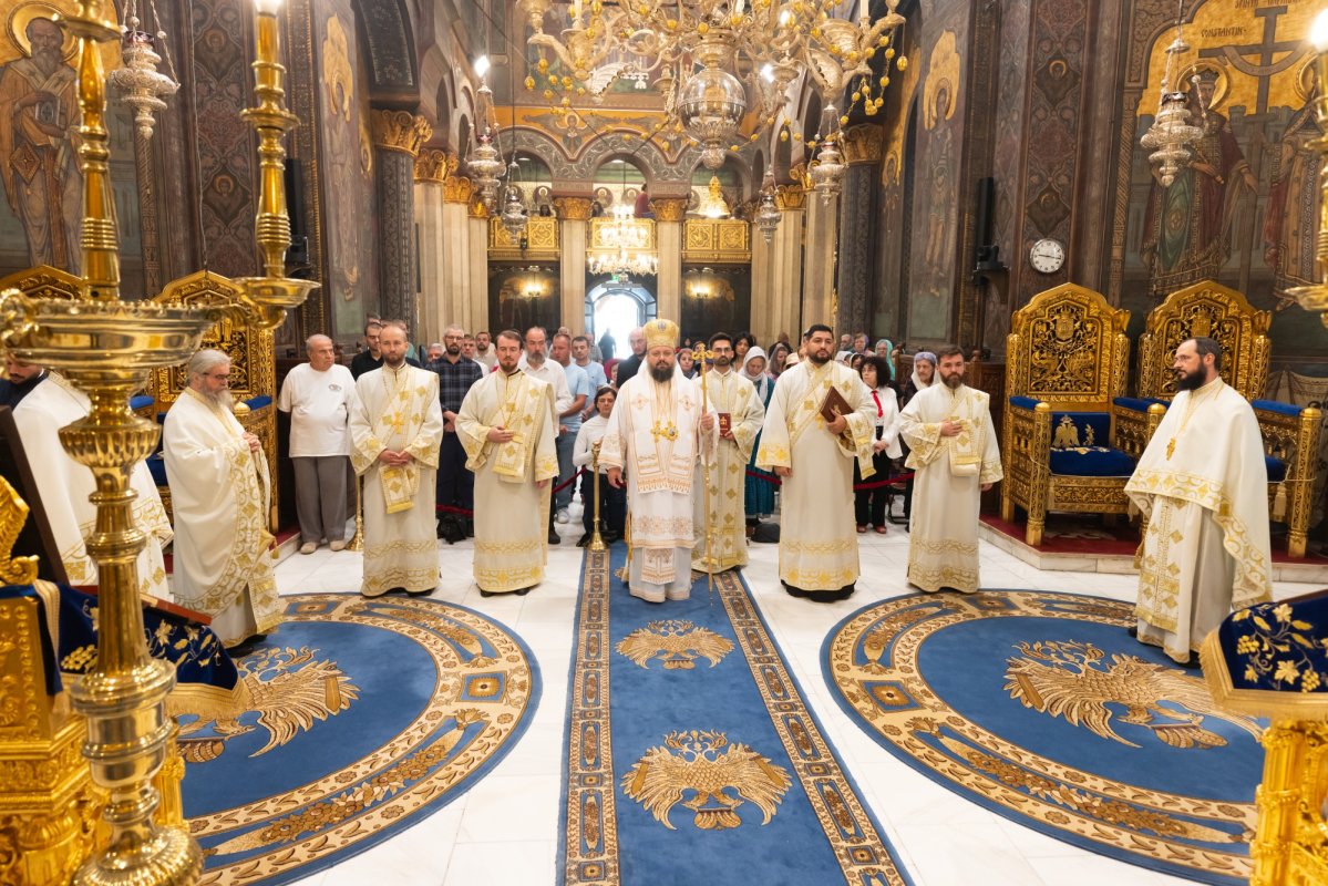 Duminica a 12-a după Rusalii la Catedrala Patriarhală 371736