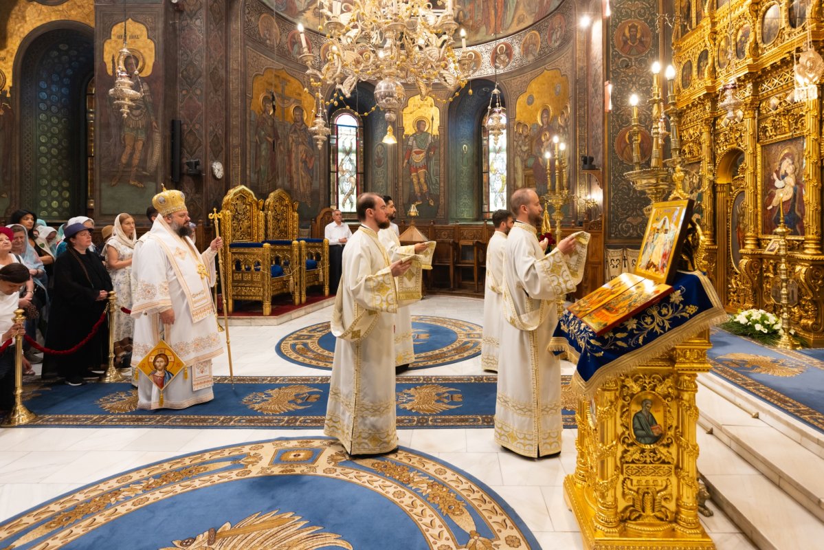 Duminica a 12-a după Rusalii la Catedrala Patriarhală 371739
