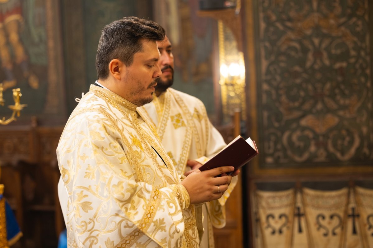 Duminica a 12-a după Rusalii la Catedrala Patriarhală 371754