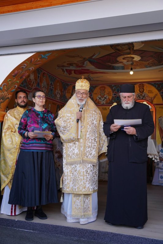 Biserica Schitului „Nașterea Maicii Domnului” din Câmpulung a fost sfințită 371799