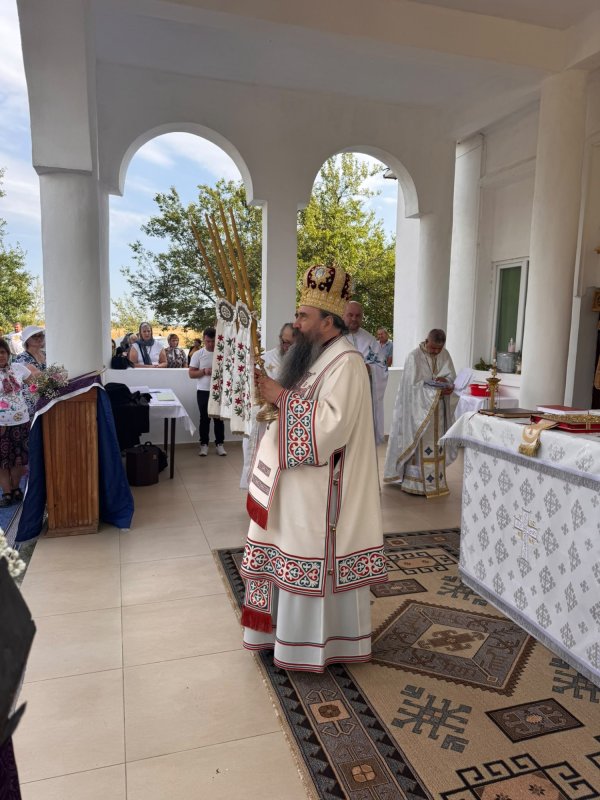 Moment de rugăciune şi binecuvântare la o mănăstire teleormăneană 371776