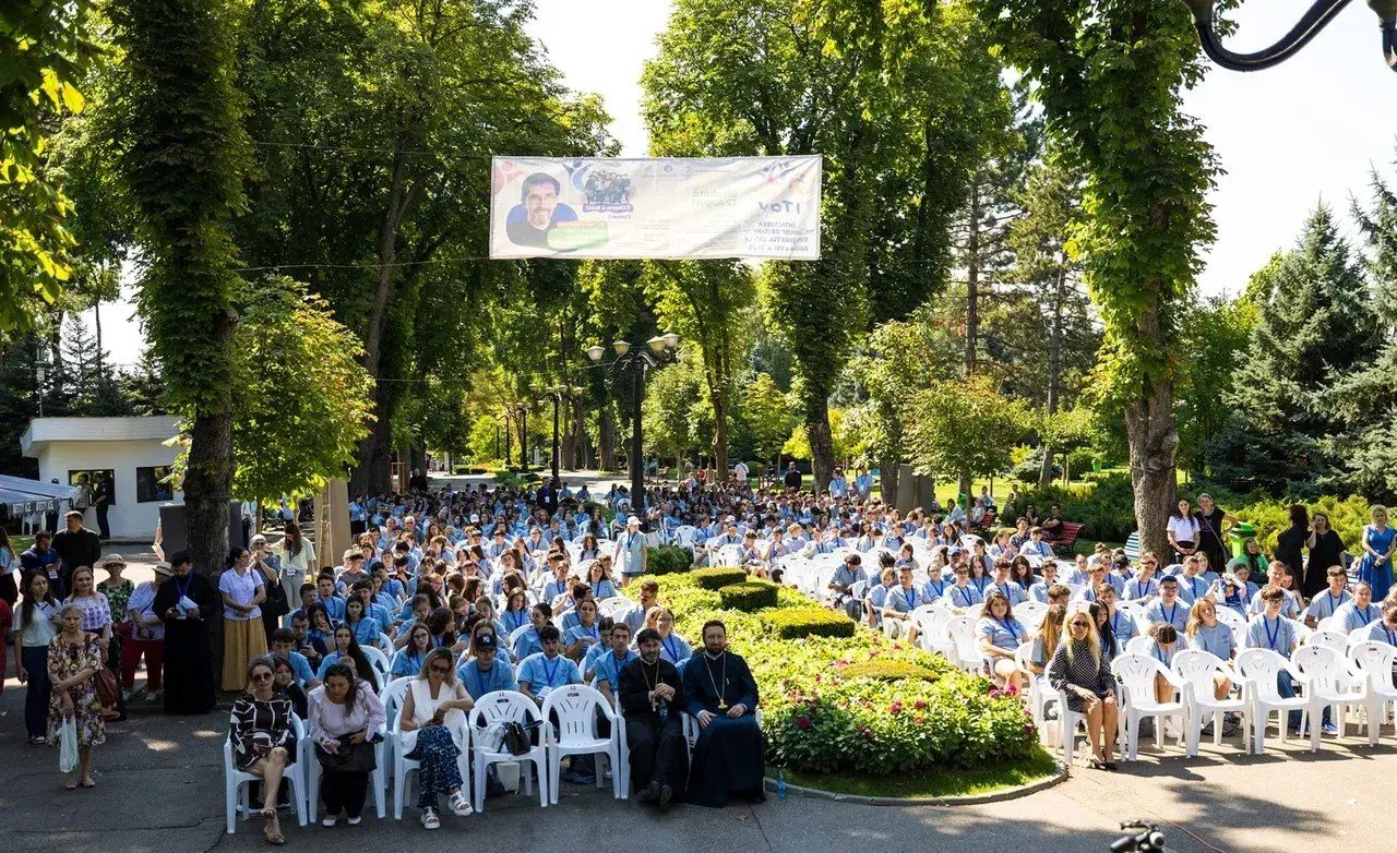 Peste 600 de tineri, la Întâlnirea Tinerilor Ortodocși Vaslui 371781