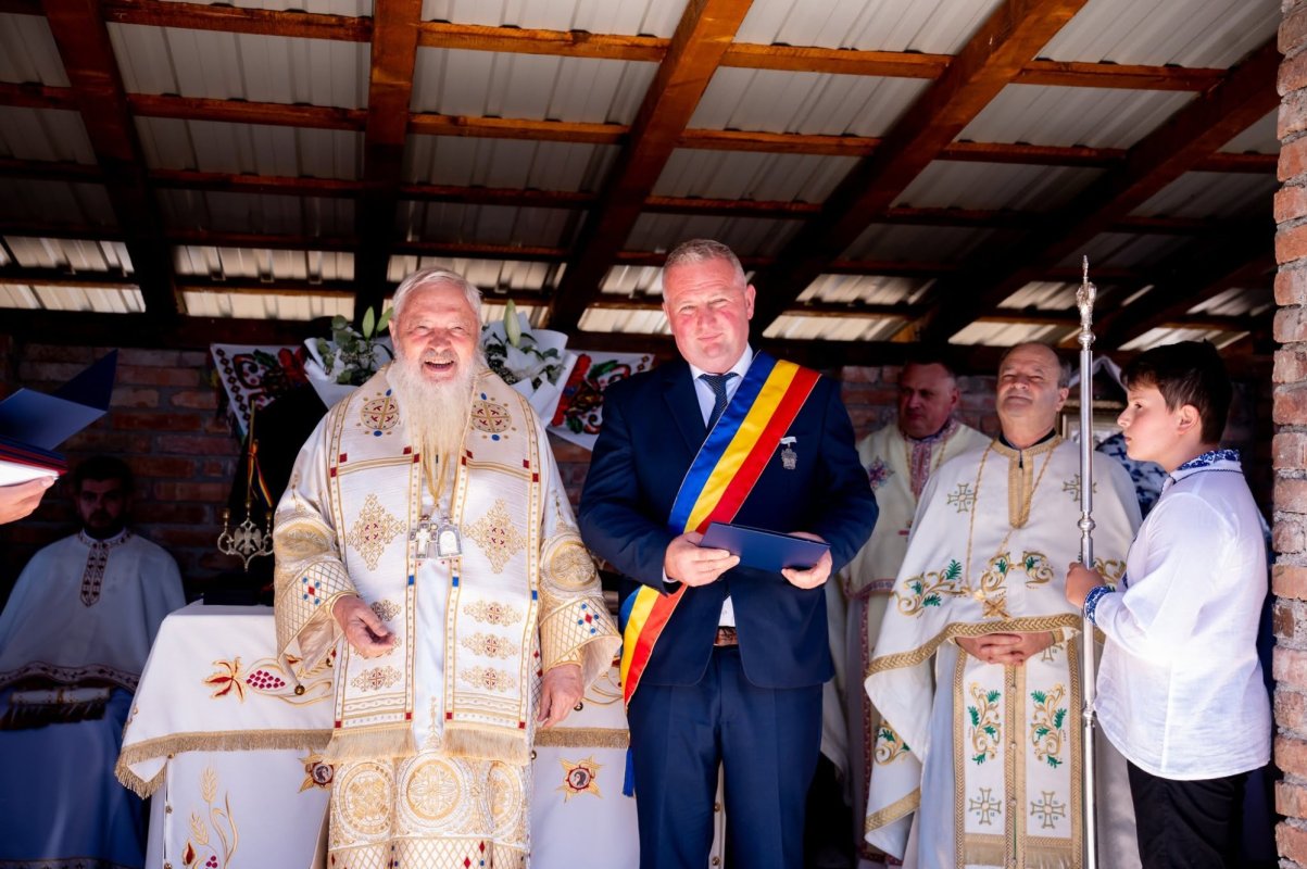 Sfințirea bisericii din Căianu‑Vamă, Cluj 371771