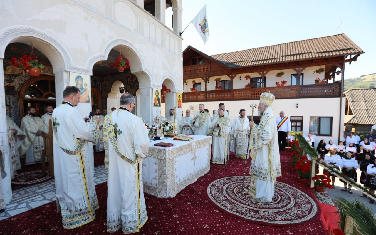 Binecuvântare arhierească în Parohia Săliștea de Sus Buleni, Maramureş 371864