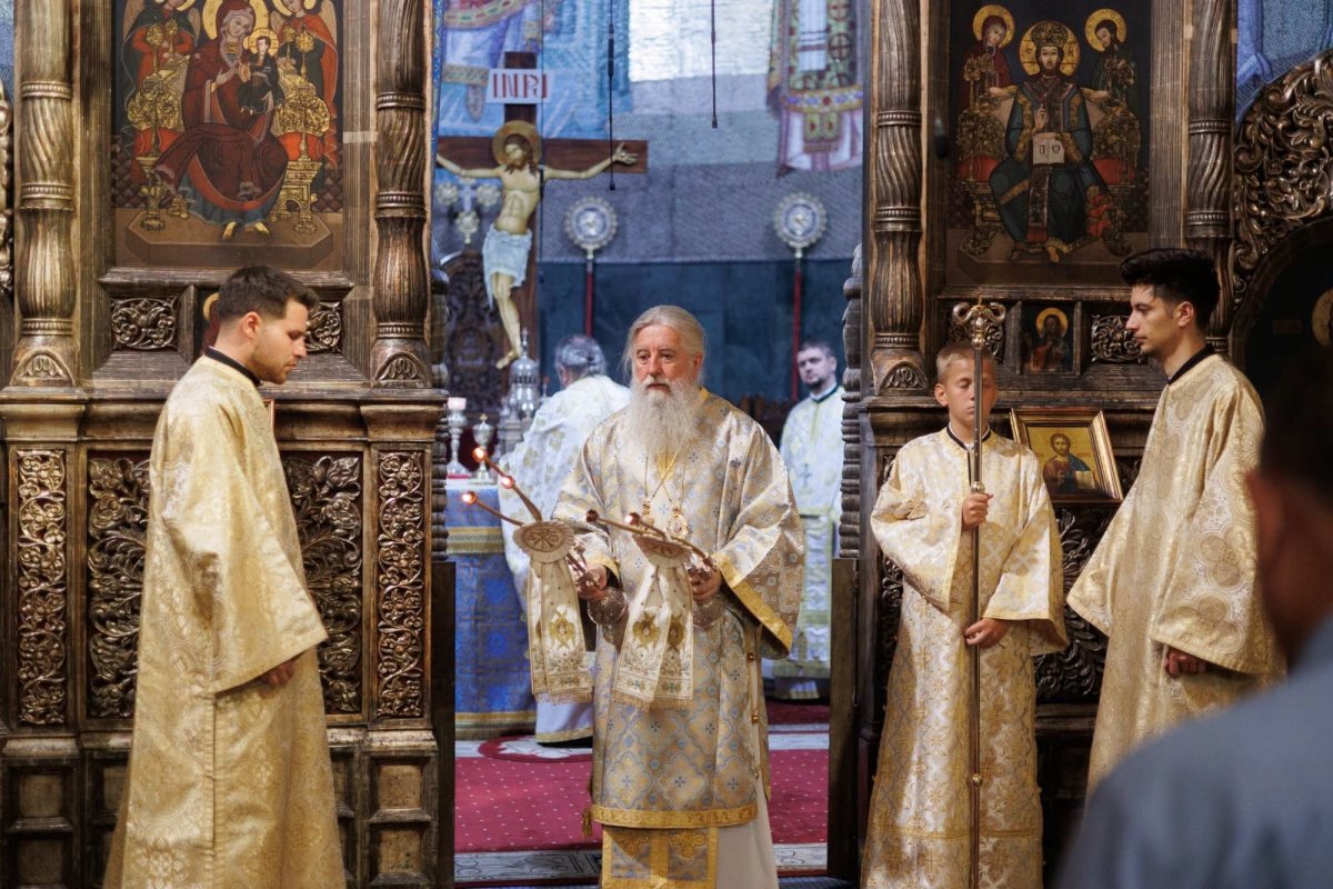 Slujire arhierească la Catedrala Mitropolitană din Cluj‑Napoca 371855