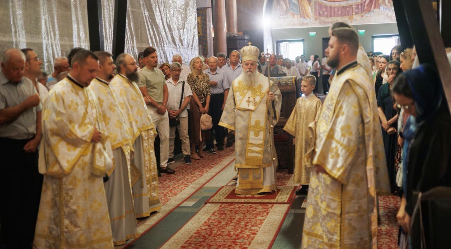 Slujire arhierească la Catedrala Mitropolitană din Cluj‑Napoca 371858