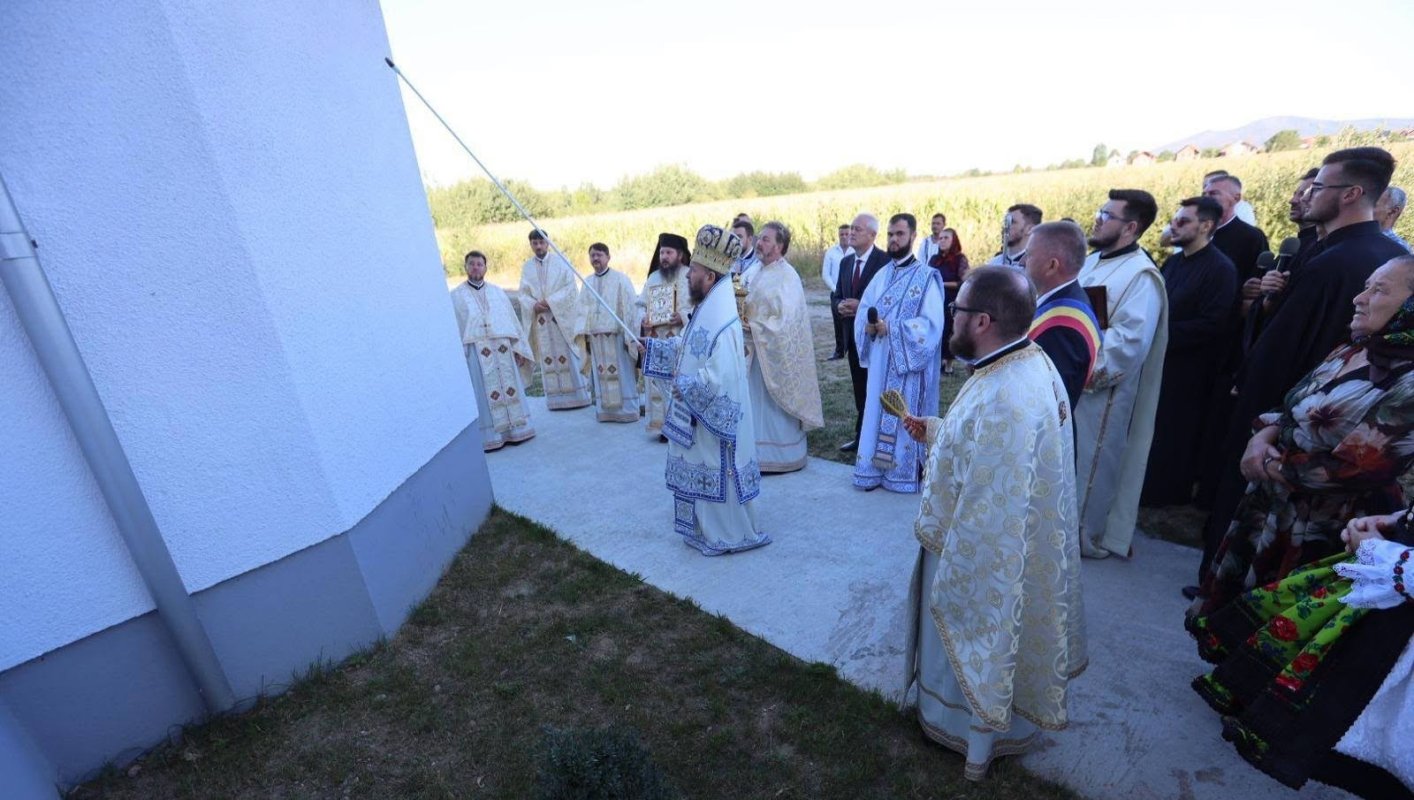 Biserica din filia sătmăreană Păşunea Mare a fost târnosită 371918